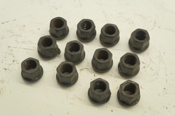 Allgaier A 12 Radmuttern