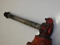 IHC 353  Achsschenkel links