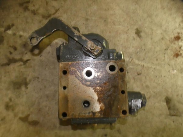 Steyr 8080 8090 Bosch Hydrauliksteuergerät SB7 DW 0521705531