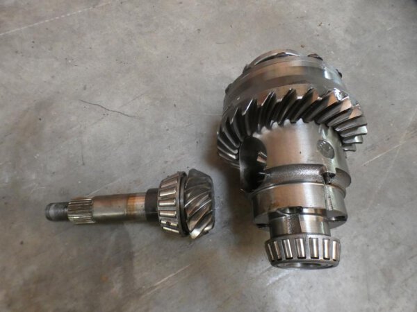 Deutz Agrotron 115 MK3 Differential Kegel Tellerrad ZF AS 2035 APL