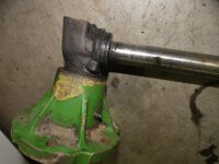 John Deere 1020 1120 S Achsschenkel links