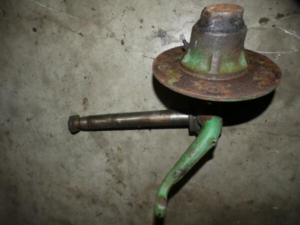 Deutz D30 S Achsschenkel rechts