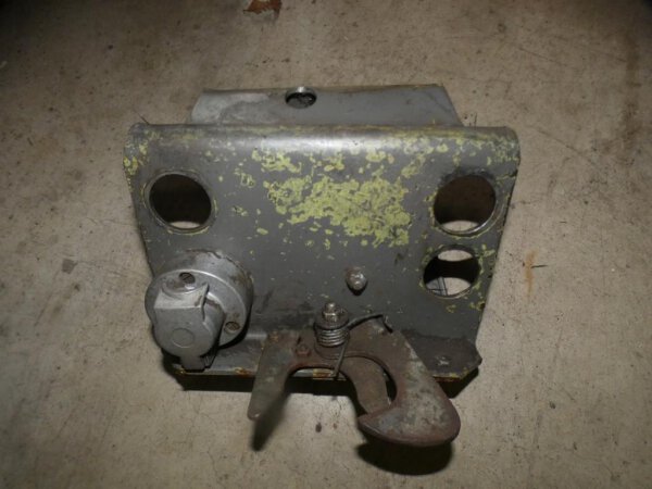 Fendt Farmer 104 S Halter für Hydraulikanschlüsse Anhängersteckdose