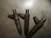 Fendt Farmer 104 S Einspritzdüsen Düsenstock Bosch KBALB87S2/4 MWM D226-3