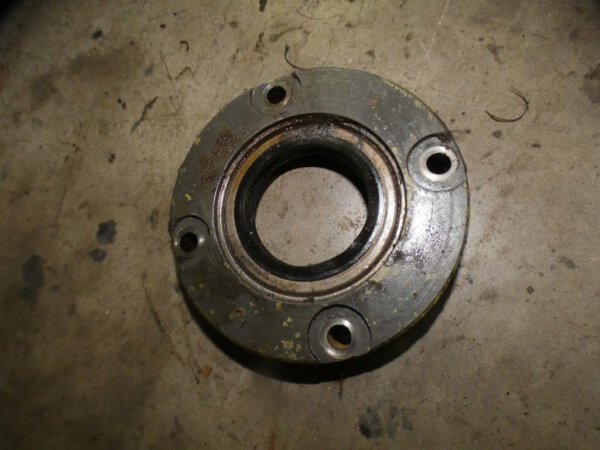 Fendt Farmer 104 S Simmeringdeckel für Zapfwelle