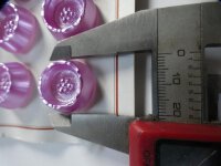 12 Stück Alte Glasknöpfe Flieder auf Musterkarte Knopfkarte Antik ca 23 mm