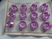 12 Stück Alte Glasknöpfe Flieder auf Musterkarte Knopfkarte Antik ca 23 mm