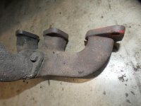 IHC Mc Cormick 523 633 D-179 Auspuffkrümmer nach oben Abgaskrümmer