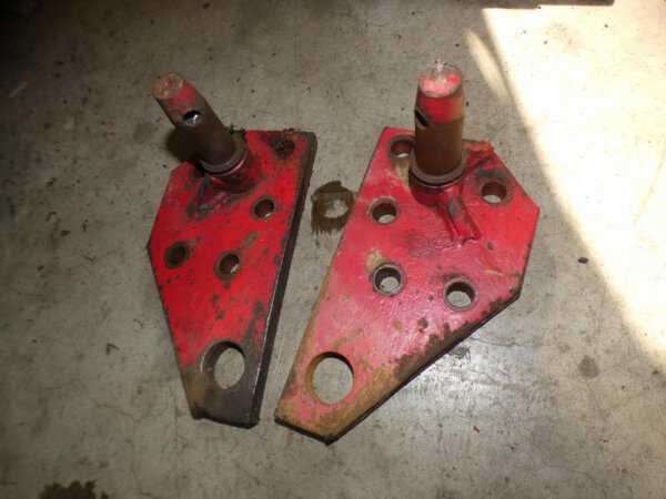 IHC Mc Cormick 523 624 Halter für Unterlenker