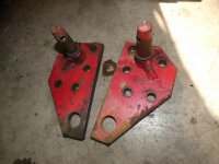 IHC Mc Cormick 523 624 Halter für Unterlenker