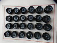 24 Stück Alte Glasknöpfe auf Musterkarte...