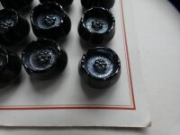 24 Stück Alte Glasknöpfe auf Musterkarte...