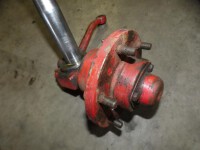 IHC MC Cormick D-326 324  Achsschenkel rechts