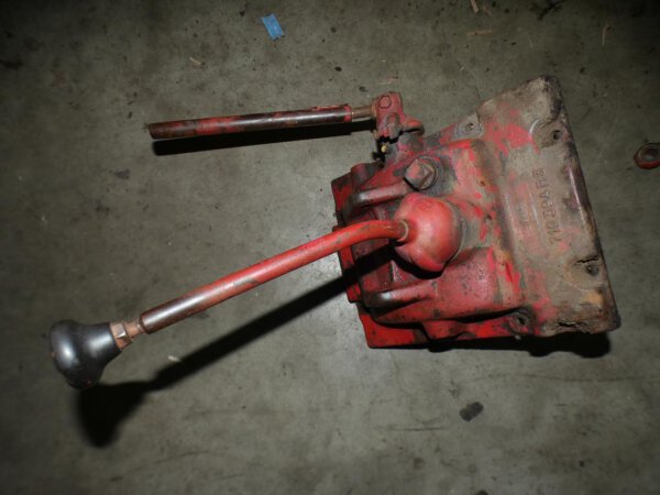 IHC MC Cormick D-326 324 Schaltdeckel Schalthebel Schaltgabeln D-Serie