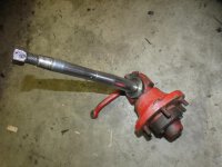 IHC MC Cormick D-326 324 Achsschenkel links