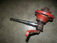 IHC MC Cormick D-326 324 Achsschenkel links