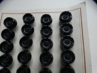 36 Stück Alte Glasknöpfe auf Musterkarte...