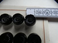 36 Stück Alte Glasknöpfe auf Musterkarte Knopfkarte Antik ca14mm  Schwarz