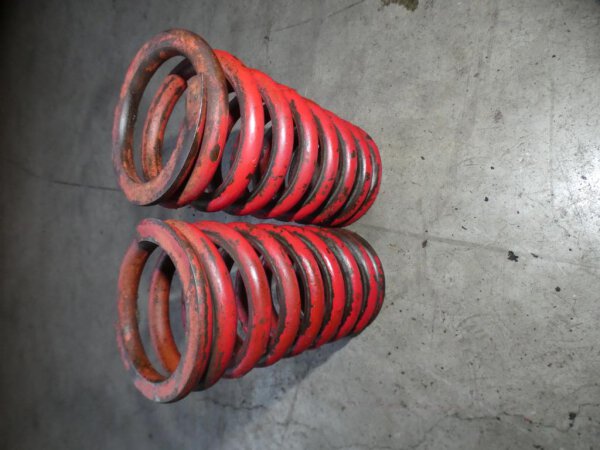 IHC Mc Cormick D-326 324 Feder Vorderachsfedern links und rechts