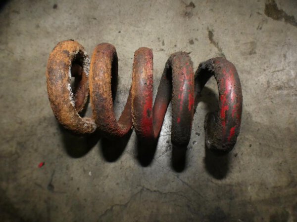 IHC Mc Cormick D-326 324 Regelfeder Oberlenkerfeder