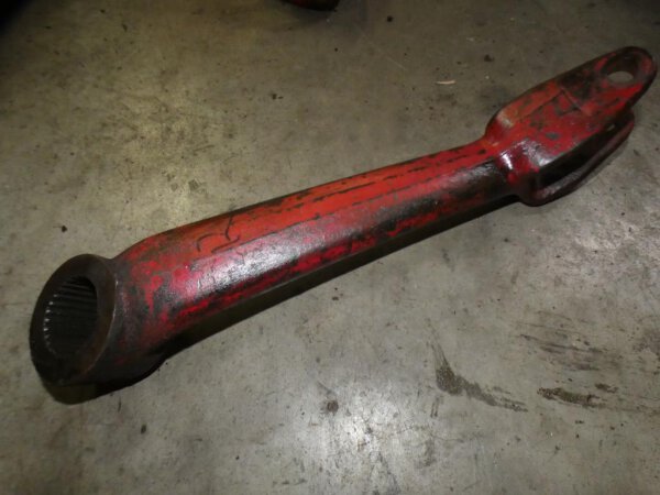 IHC Mc Cormick D-326 324 Hubarm Kraftheberarm rechts