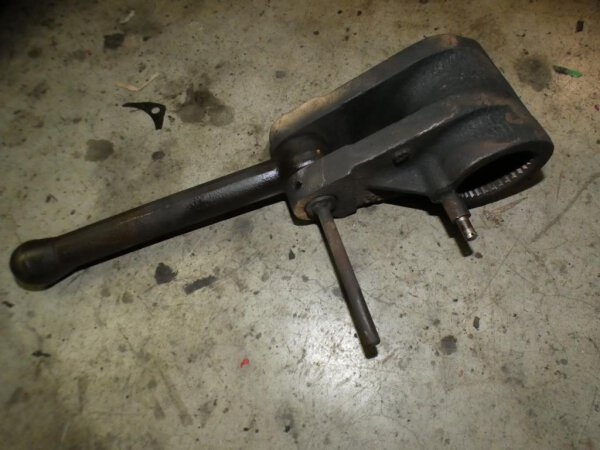 IHC Mc Cormick D-326 324 Krafthebernocken Umlenkhebel